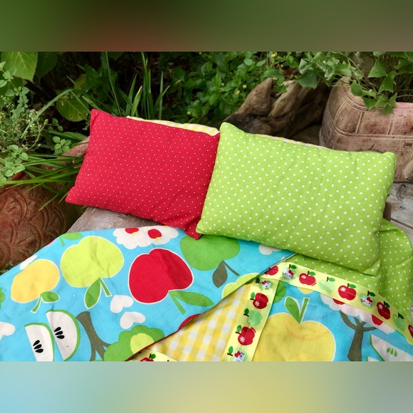 Medium Size Doll Bedding Bed Set Decor Pillows Bedspread Quilt Apple Tree Kitty - Picture 8 of 15